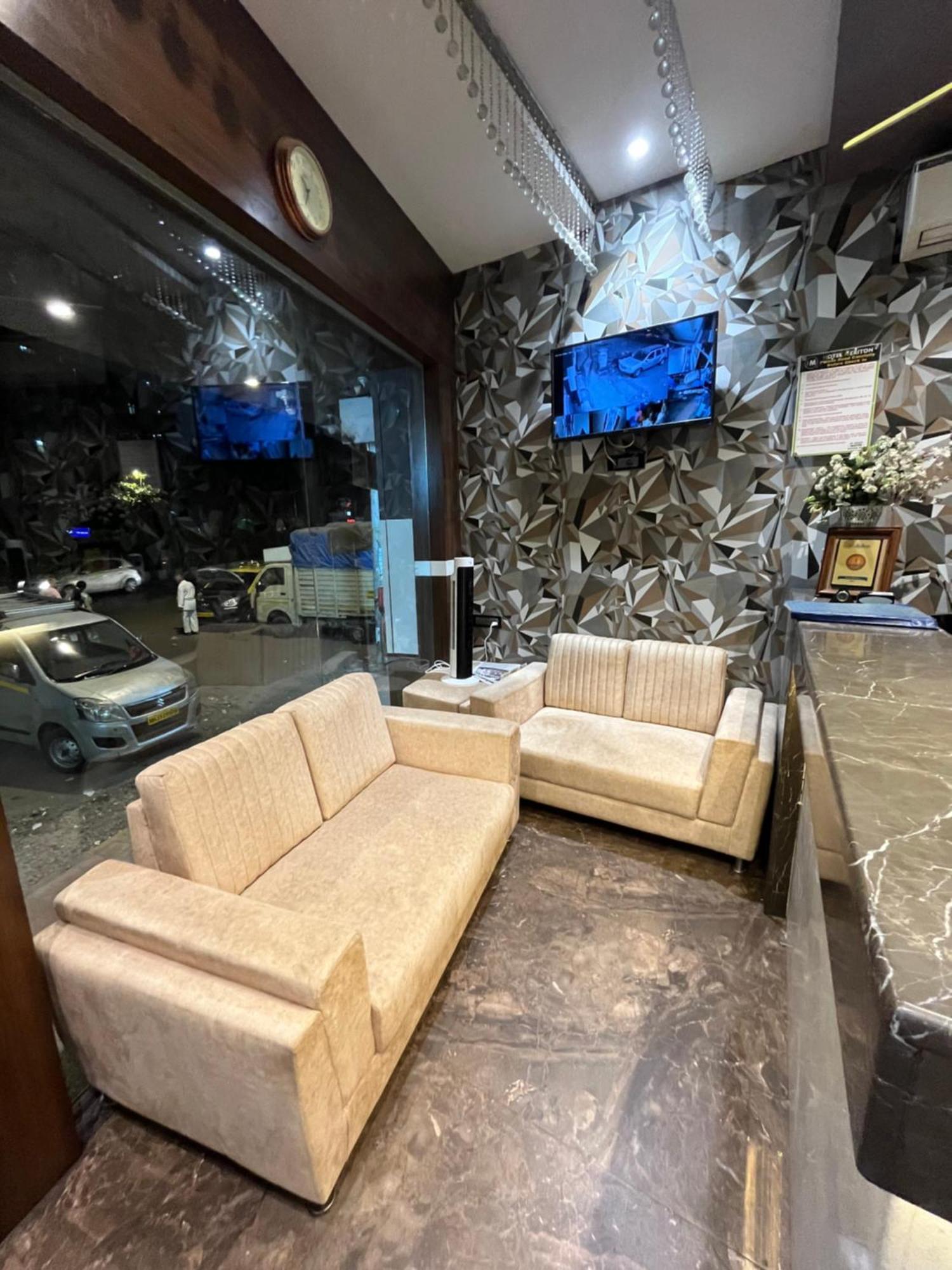 Hotel Meriton Mumbai International Airport T-2 Экстерьер фото