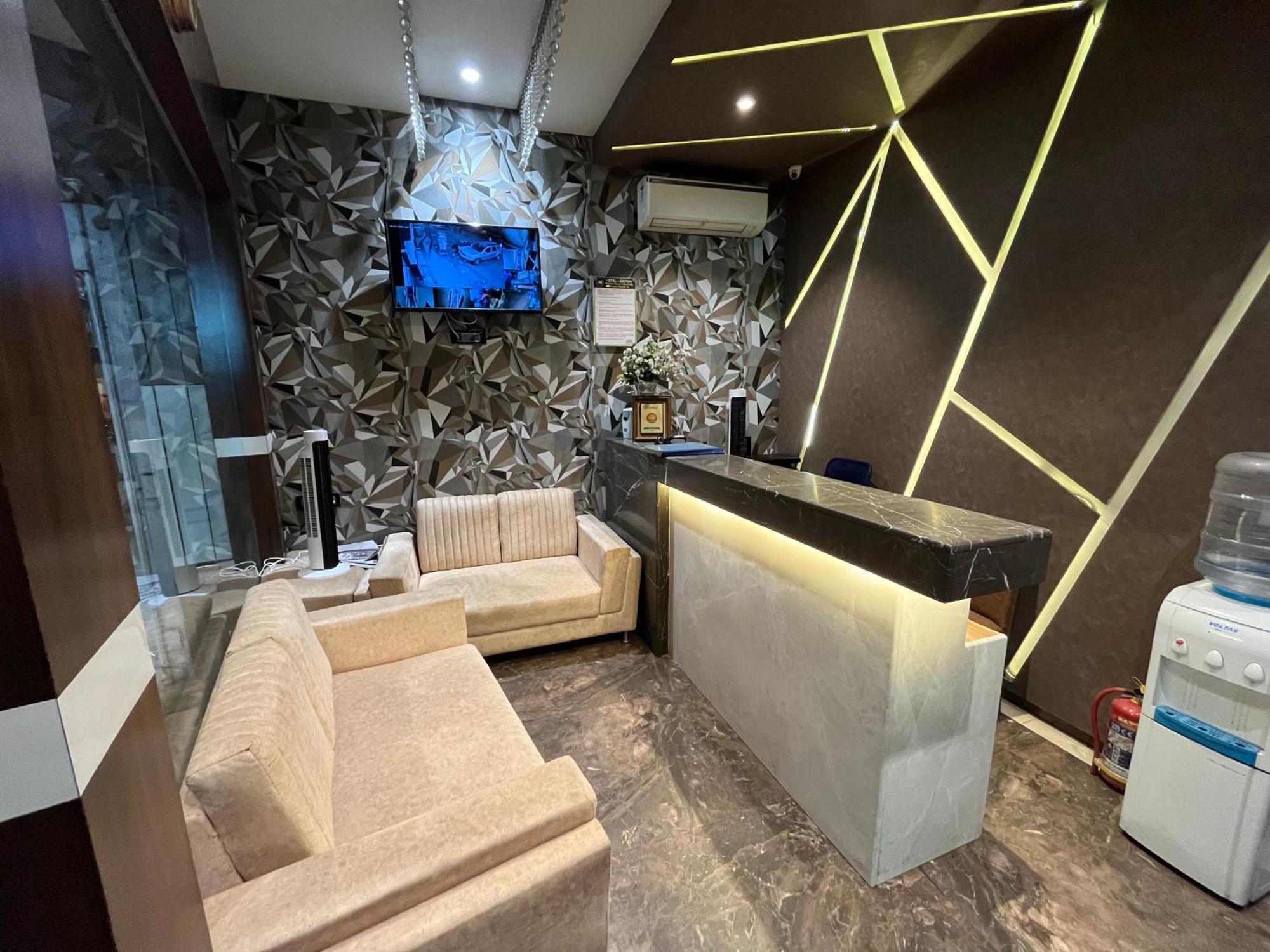 Hotel Meriton Mumbai International Airport T-2 Экстерьер фото
