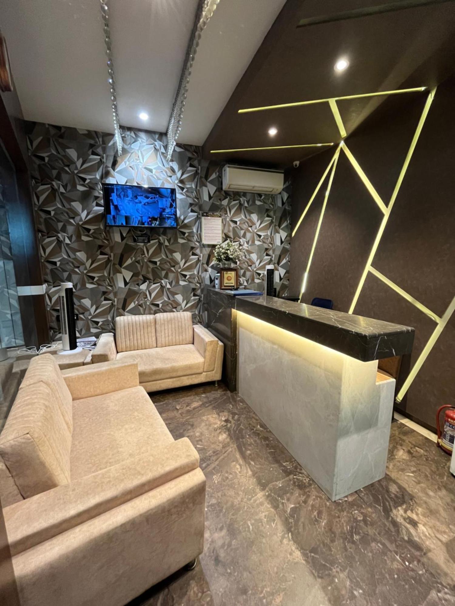 Hotel Meriton Mumbai International Airport T-2 Экстерьер фото