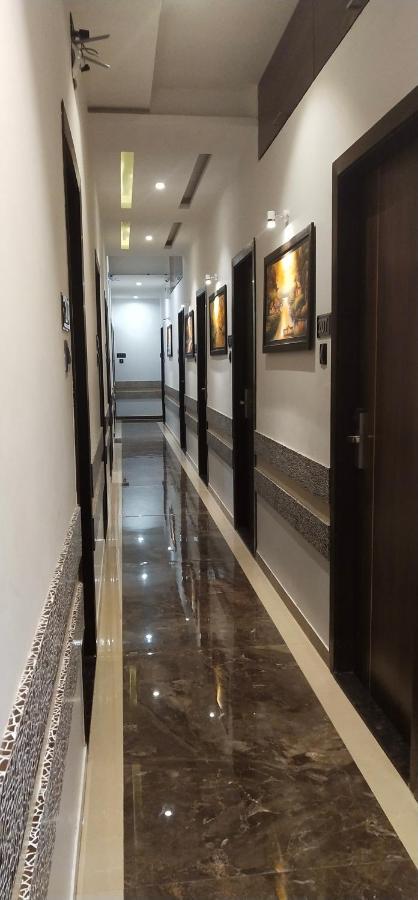 Hotel Meriton Mumbai International Airport T-2 Экстерьер фото