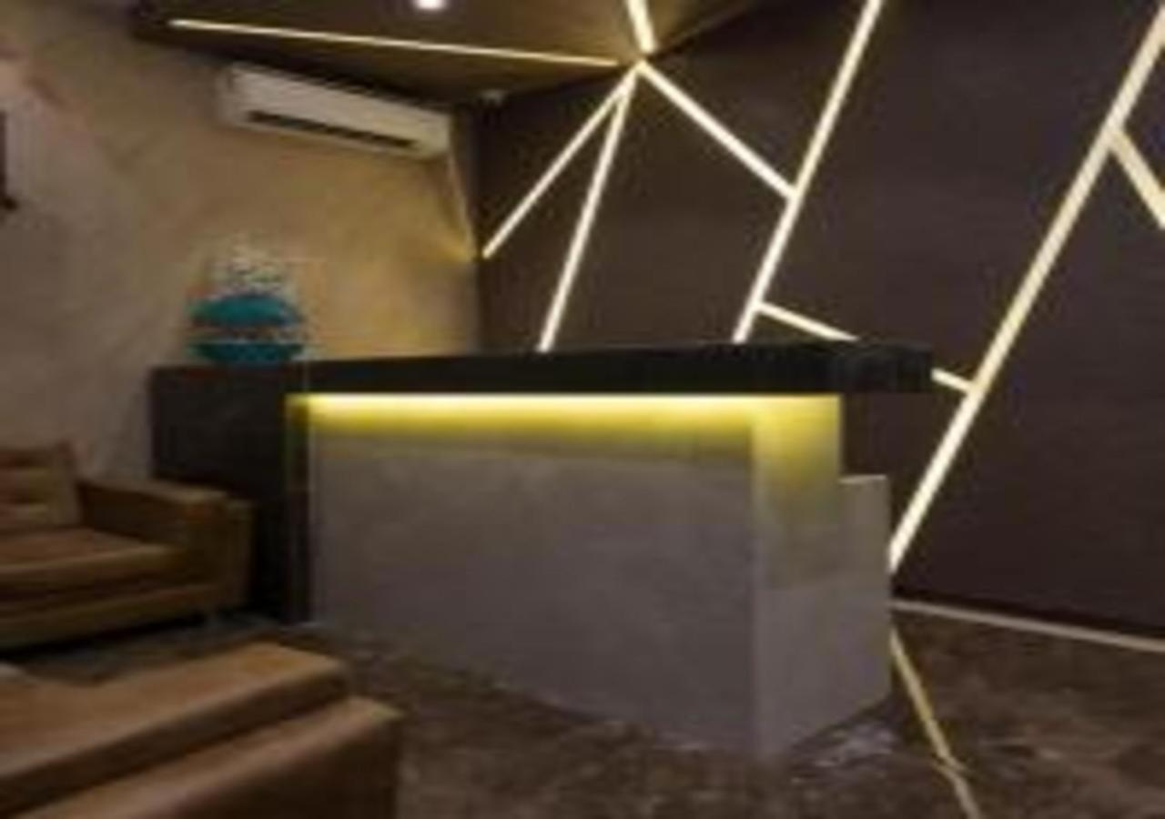 Hotel Meriton Mumbai International Airport T-2 Экстерьер фото